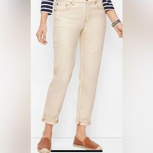 16W Talbots Everyday Relaxed Fit Jeans in Natural Wash.